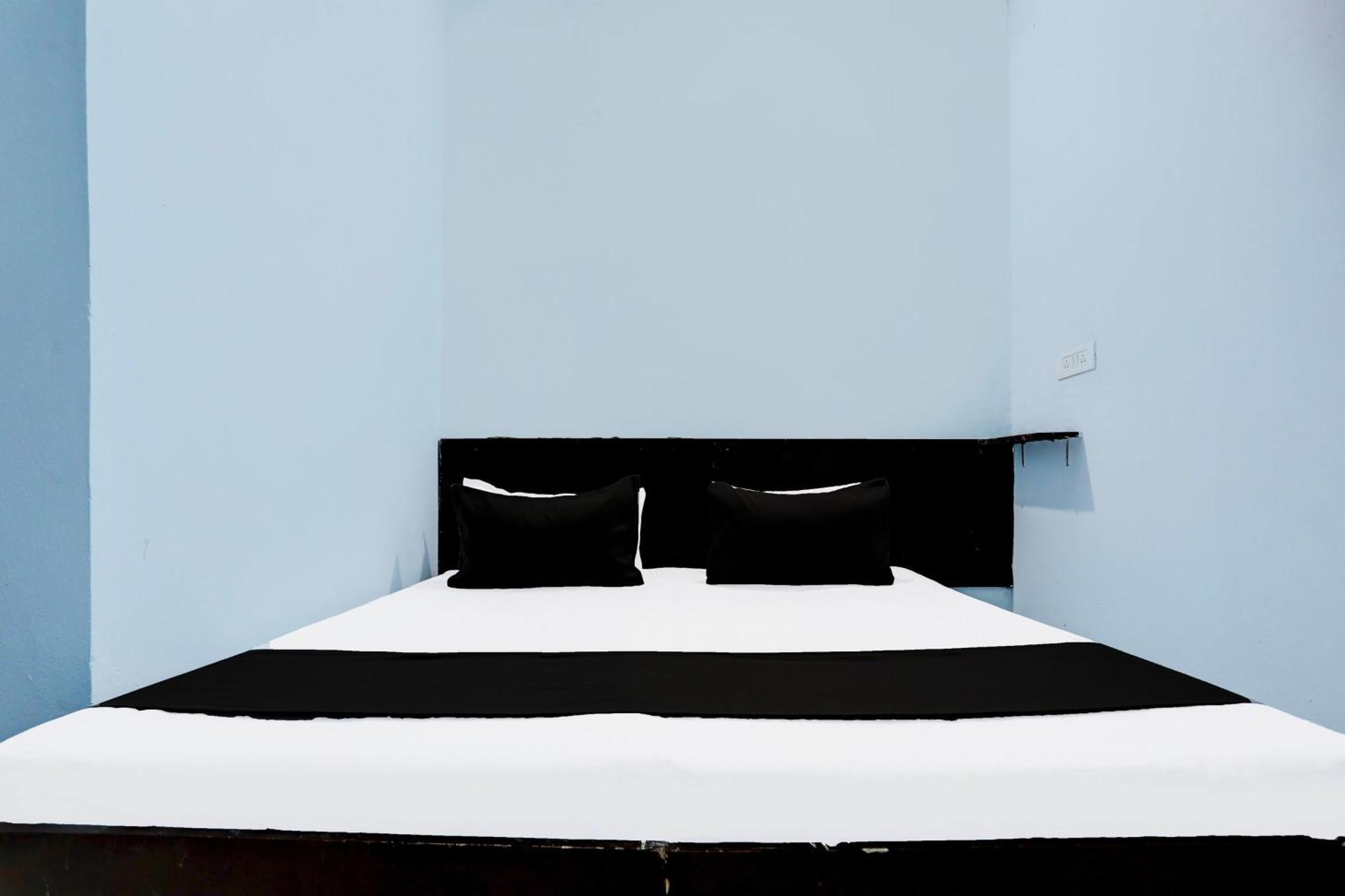 Spot On New Diamond Guest House Rudrapur Εξωτερικό φωτογραφία