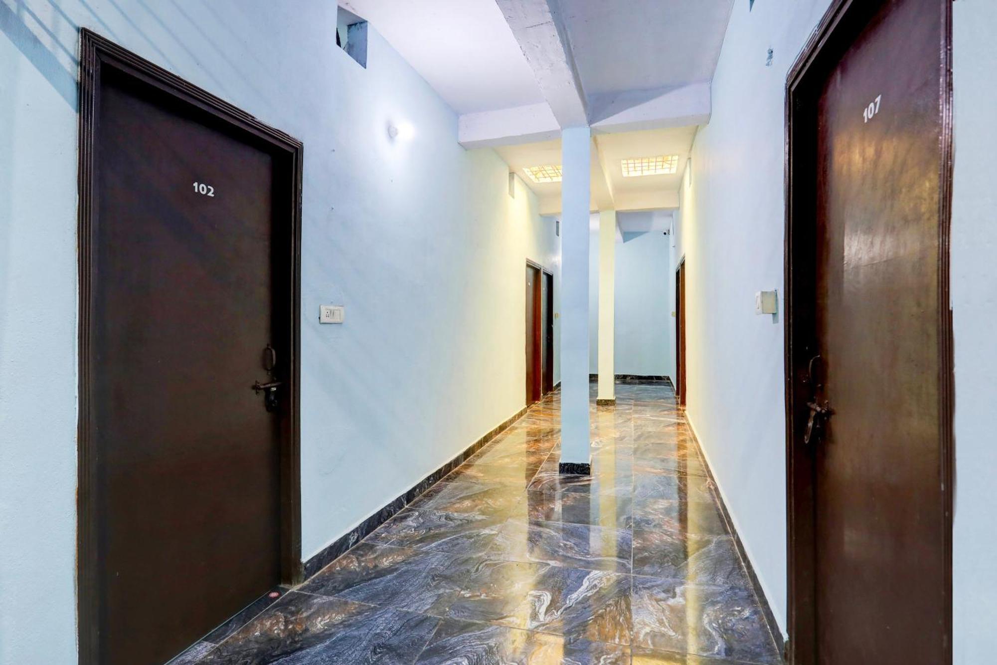 Spot On New Diamond Guest House Rudrapur Εξωτερικό φωτογραφία